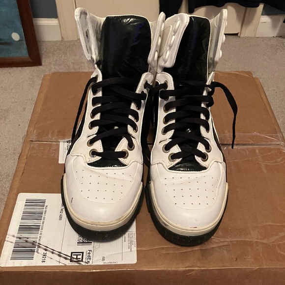 Authentic Givenchy Men's White Leather Tyson Star High Top Sneakers Size 43 Rare - Picture 1 of 12